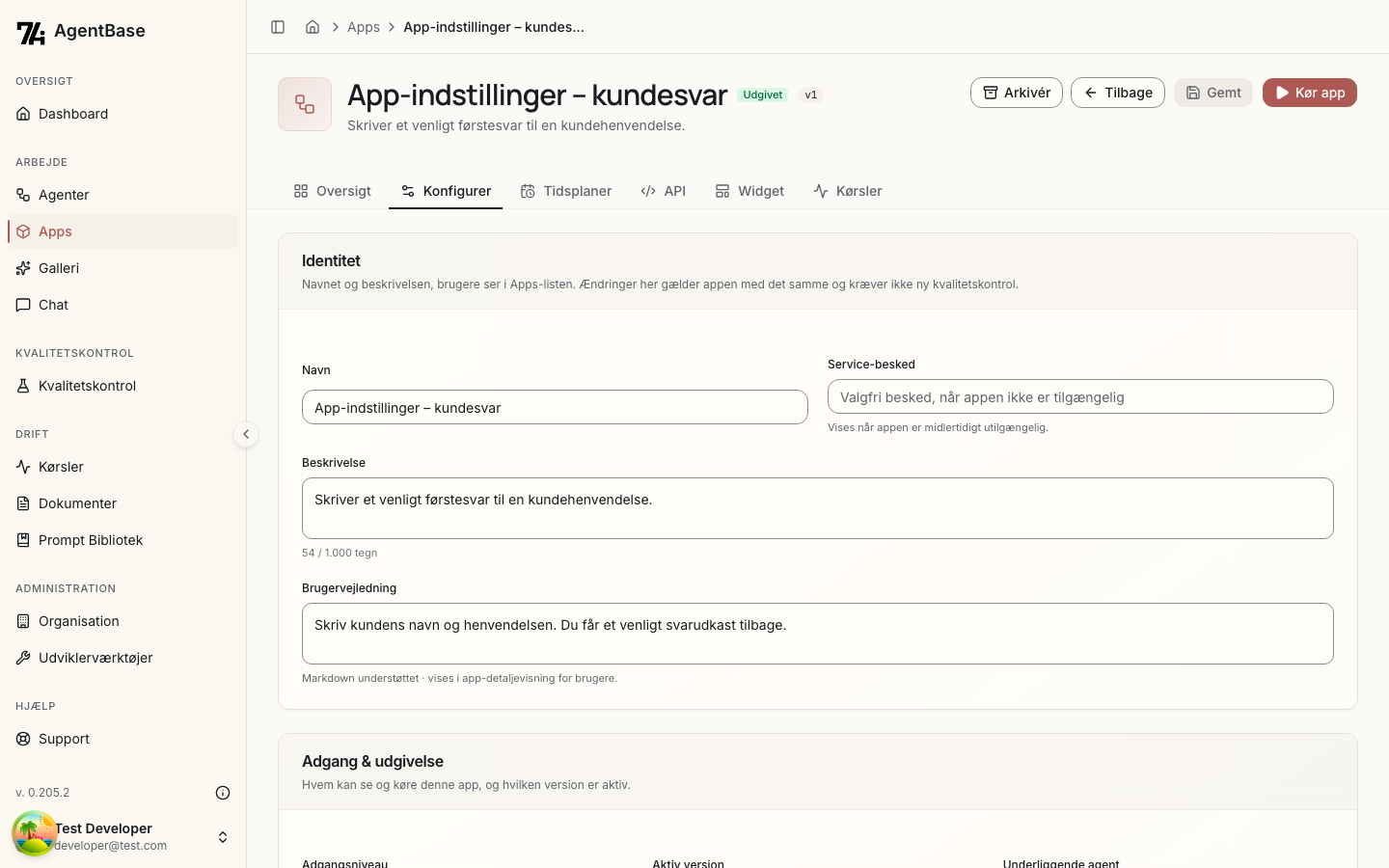 Appens side med fanerne Oversigt, Konfigurer, Tidsplaner, API, Widget og Kørsler